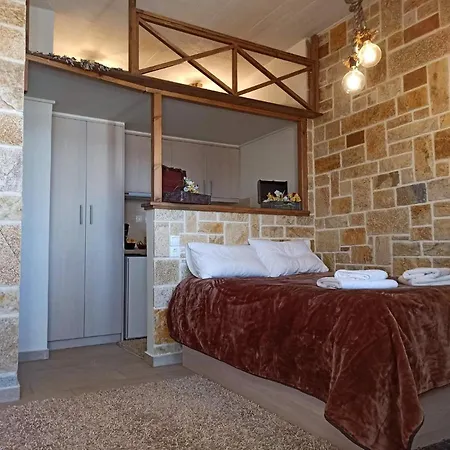 Anastazia's Little House * Synikia Mesi Trikalon