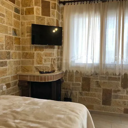 בית נופש Anastazia's Little House *