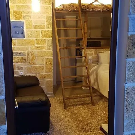 Anastazia's Little House * Synikia Mesi Trikalon