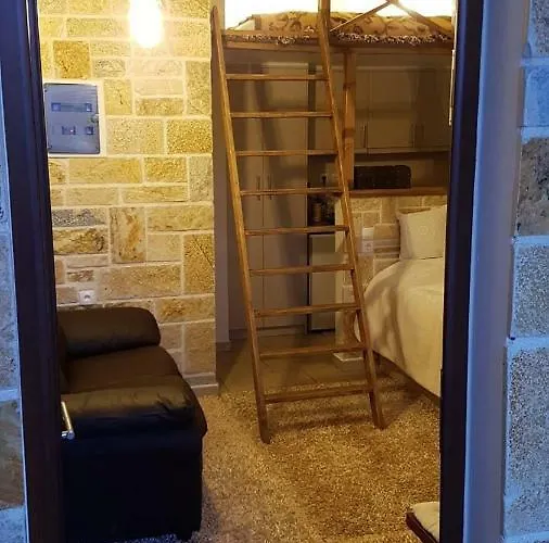 Anastazia's Little House * Μέση Συνοικία Τρικάλων